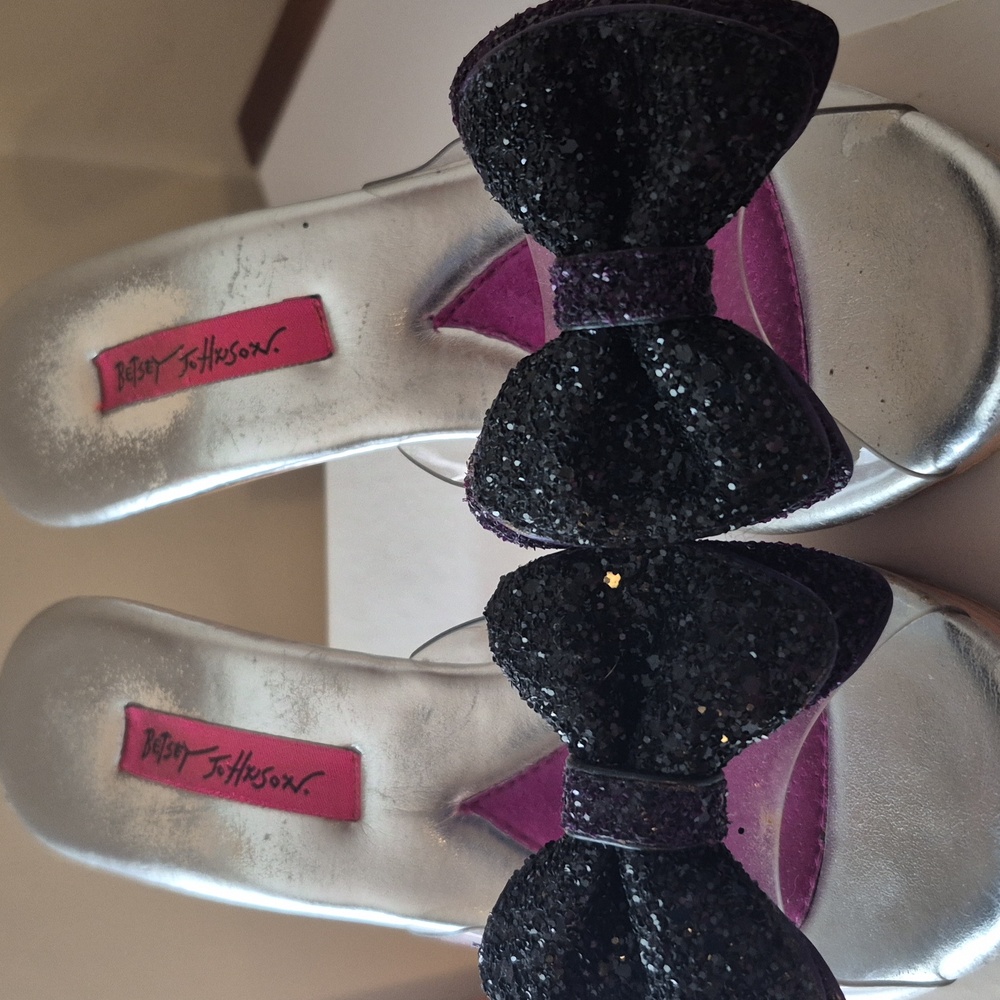 Betsey Johnson Purple and Black Glitter Bow Heels